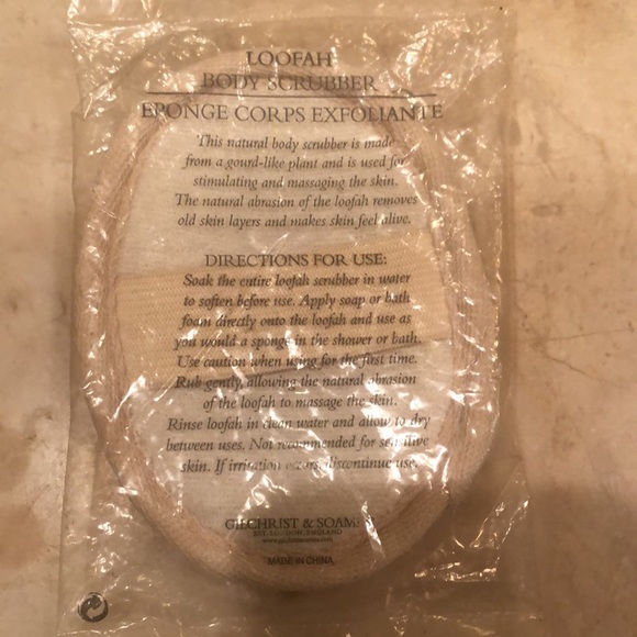 Gilchrist & Soames moisturizing bar and Mineral Bath Gel - Picture 5 of 5